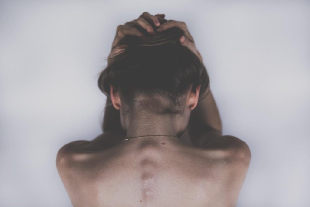 Chiropractische behandeling voor discusdegeneratie: wervelkolom aanpassingen voor pijnverlichting en herstel