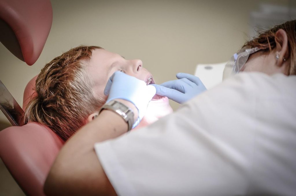 Tandarts Utrecht praktijk waarin patiënten vertrouwen voor uitgebreide tandheelkundige zorg en een gezonde glimlach