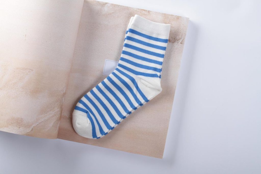 Verschillende soorten comfort sokken in diverse kleuren en patronen voor dagelijks gebruik en speciale activiteiten